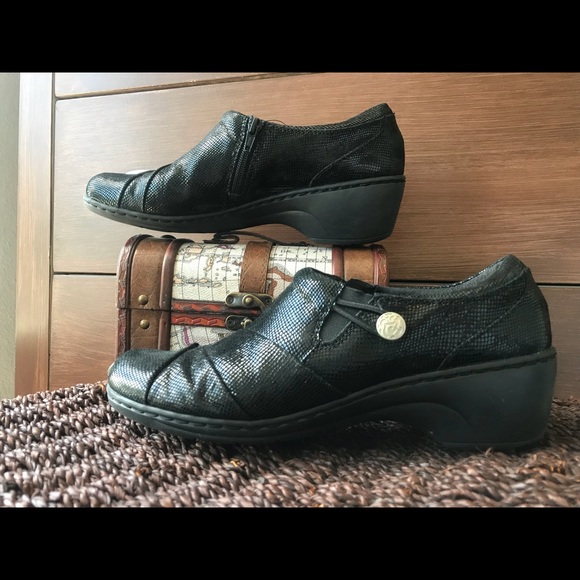 nursing shoes clarks